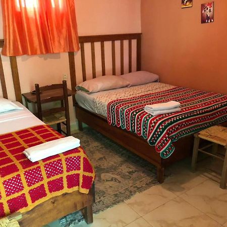 Hostal Dona Chava ペデルナレス エクステリア 写真