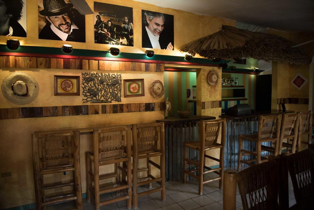 Hostal Dona Chava ペデルナレス エクステリア 写真
