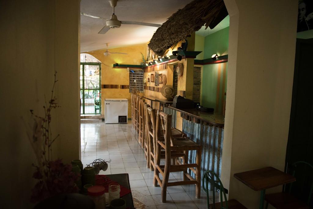 Hostal Dona Chava ペデルナレス エクステリア 写真