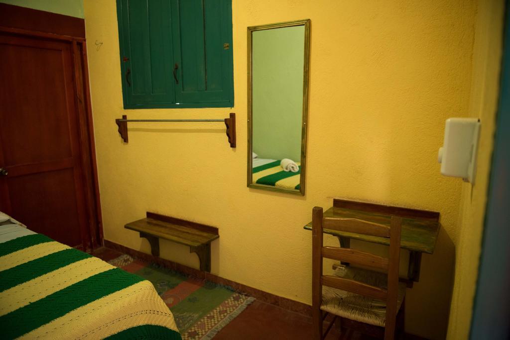 Hostal Dona Chava ペデルナレス エクステリア 写真