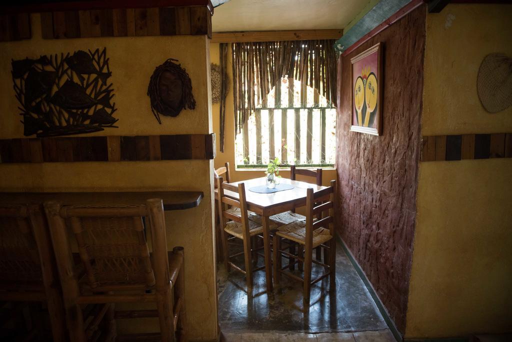 Hostal Dona Chava ペデルナレス エクステリア 写真